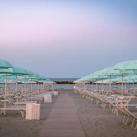 Ξενοδοχείο Blu 4*