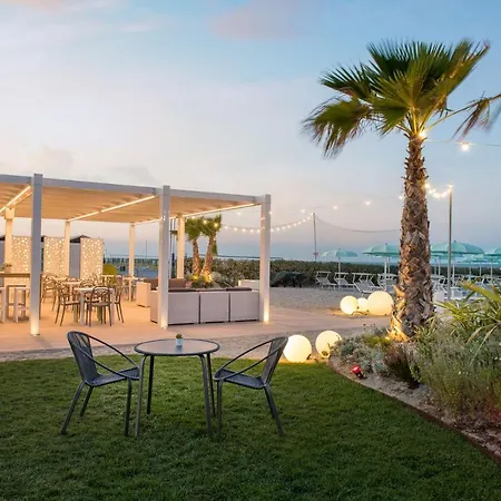 Blu Ξενοδοχείο 4*
