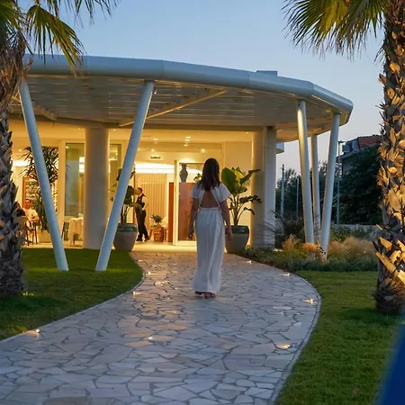 Blu Hotell 4*